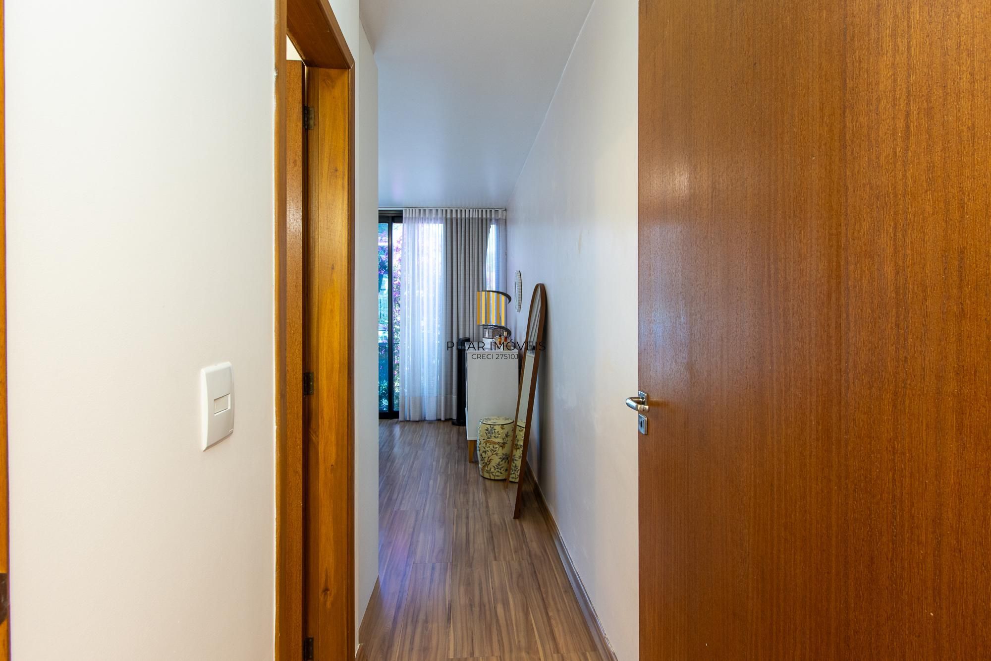 Casa 2 dormitórios no bairro Hípica