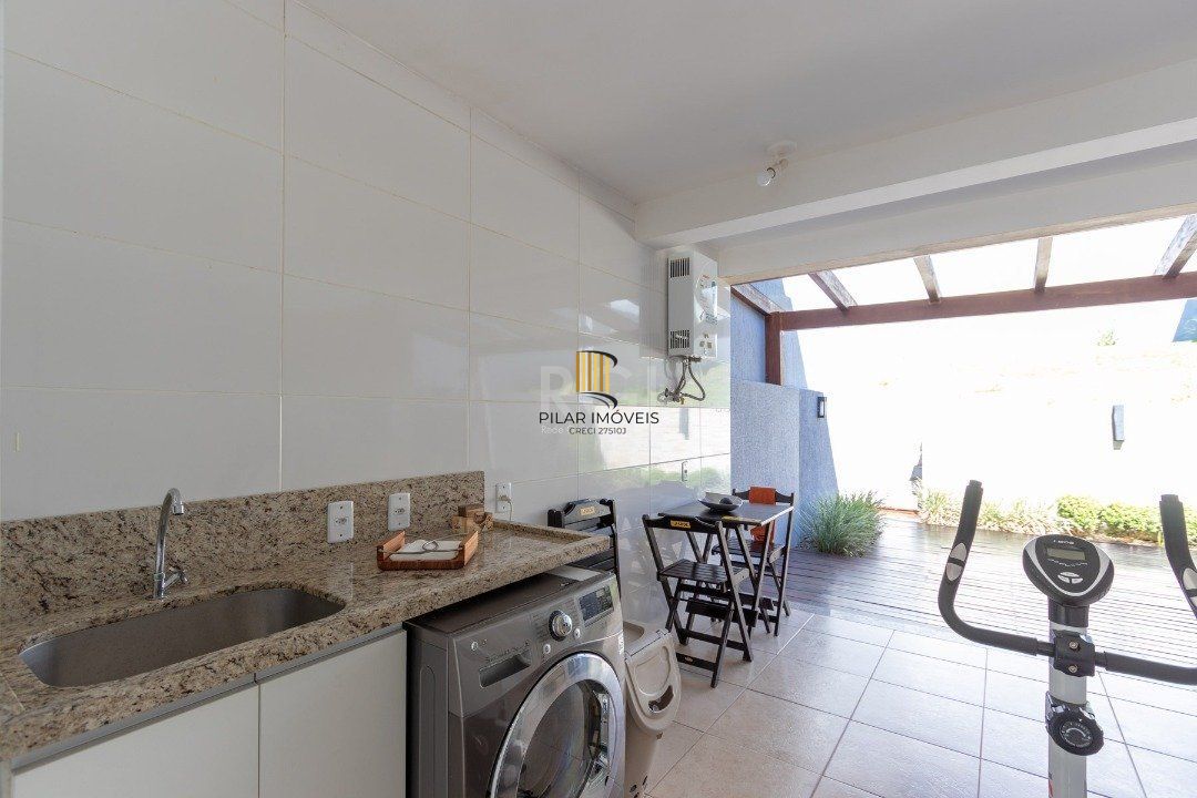 Casa para Venda - 168m², 3 dormitórios, sendo 1 suites, 2 vagas - Imperial Park