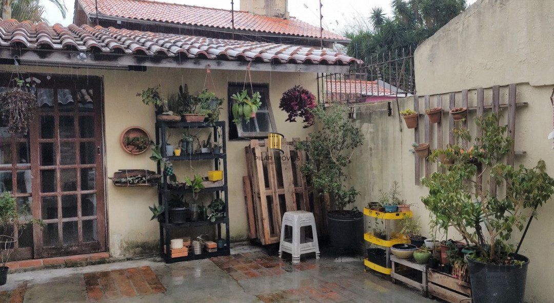 Casa para Venda - 116.48m², 3 dormitórios, sendo 1 suites, 2 vagas - Guarujá
