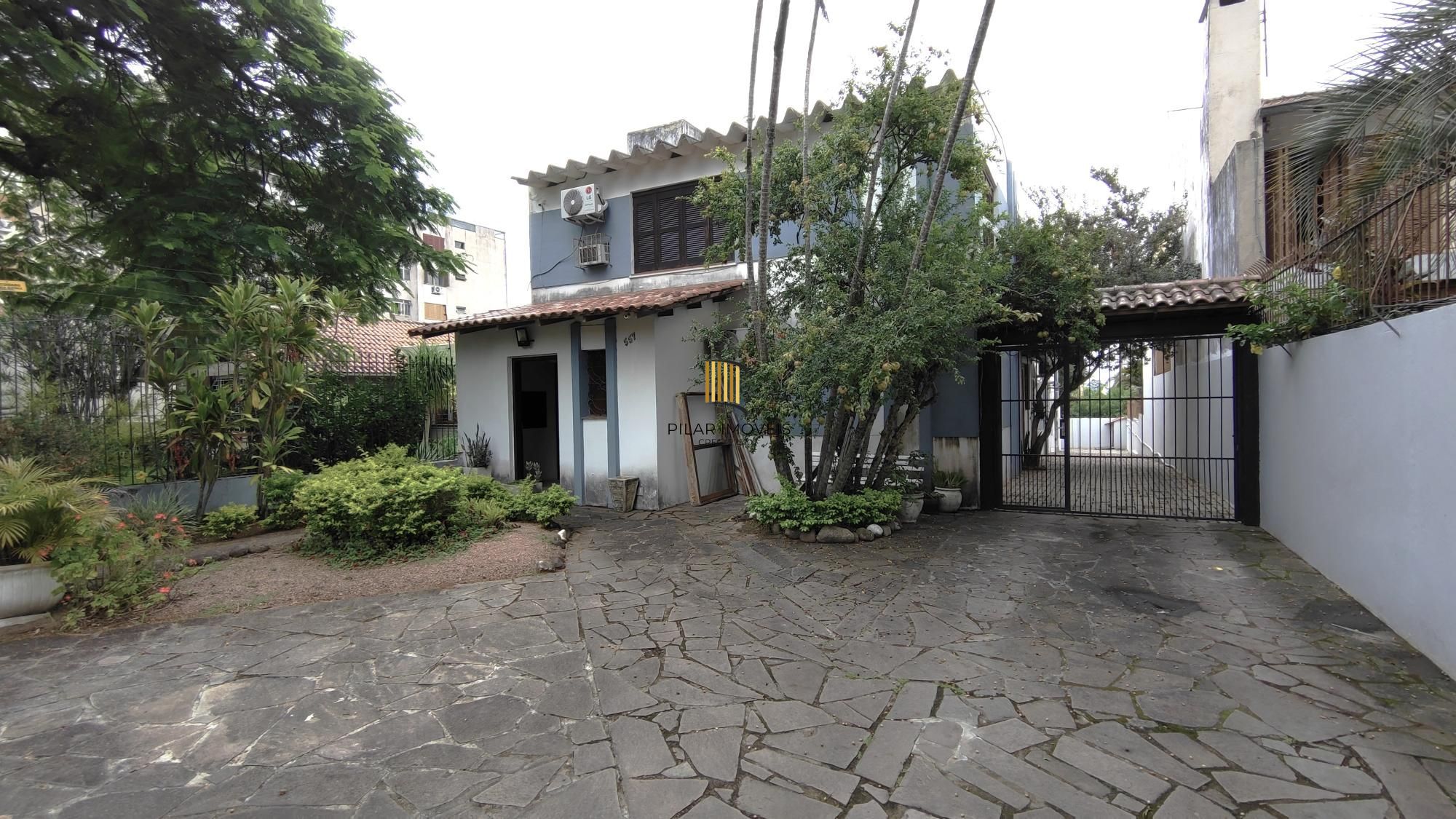 Casa de condomínio, 3 dormitórios, 1 suíte, 1 vaga coberta, no bairro Cristal. - Pilar Imóveis