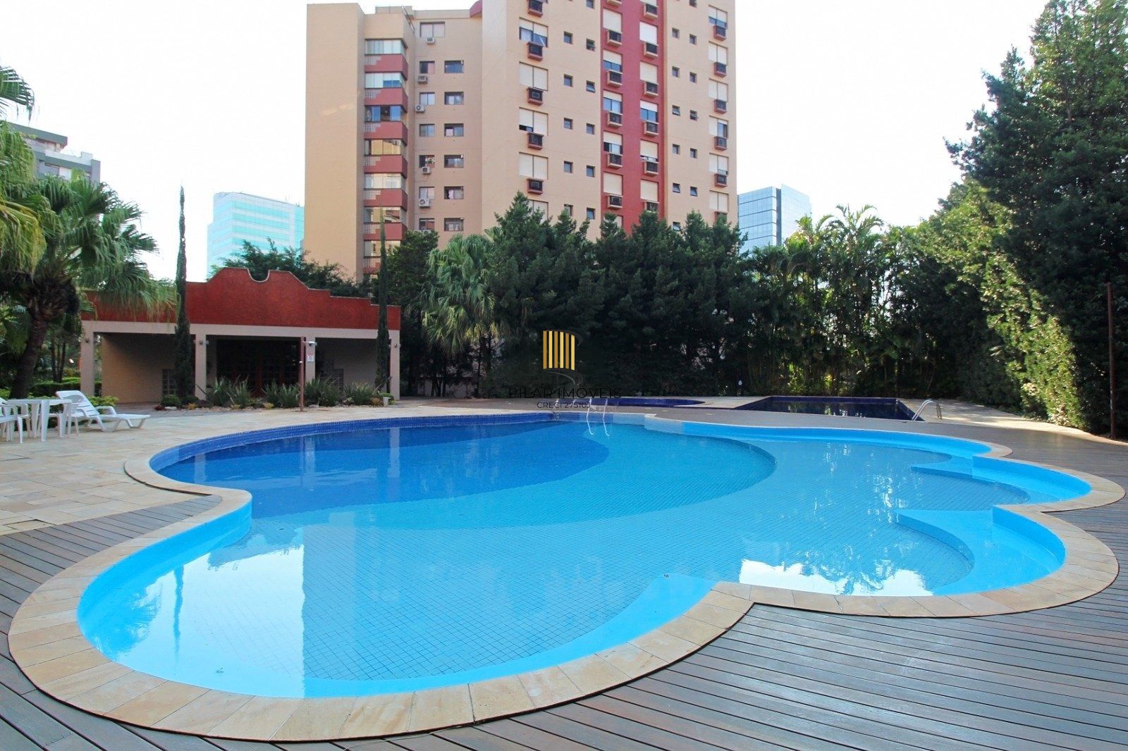 Apartamento de 2 dormitórios sendo 1 suíte e 1 vaga