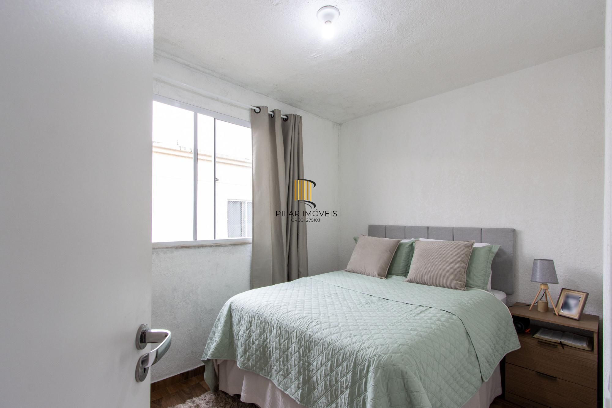 Charmoso Apartamento Semimobiliado de 2 Dormitórios e 1 vaga de garagem no bairro Restinga!