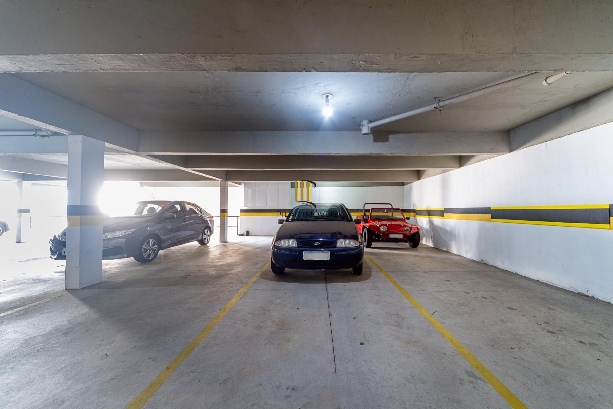 Apartamento 2 Dormitórios com Suíte e 2 Vagas no Petrópolis – 75m²