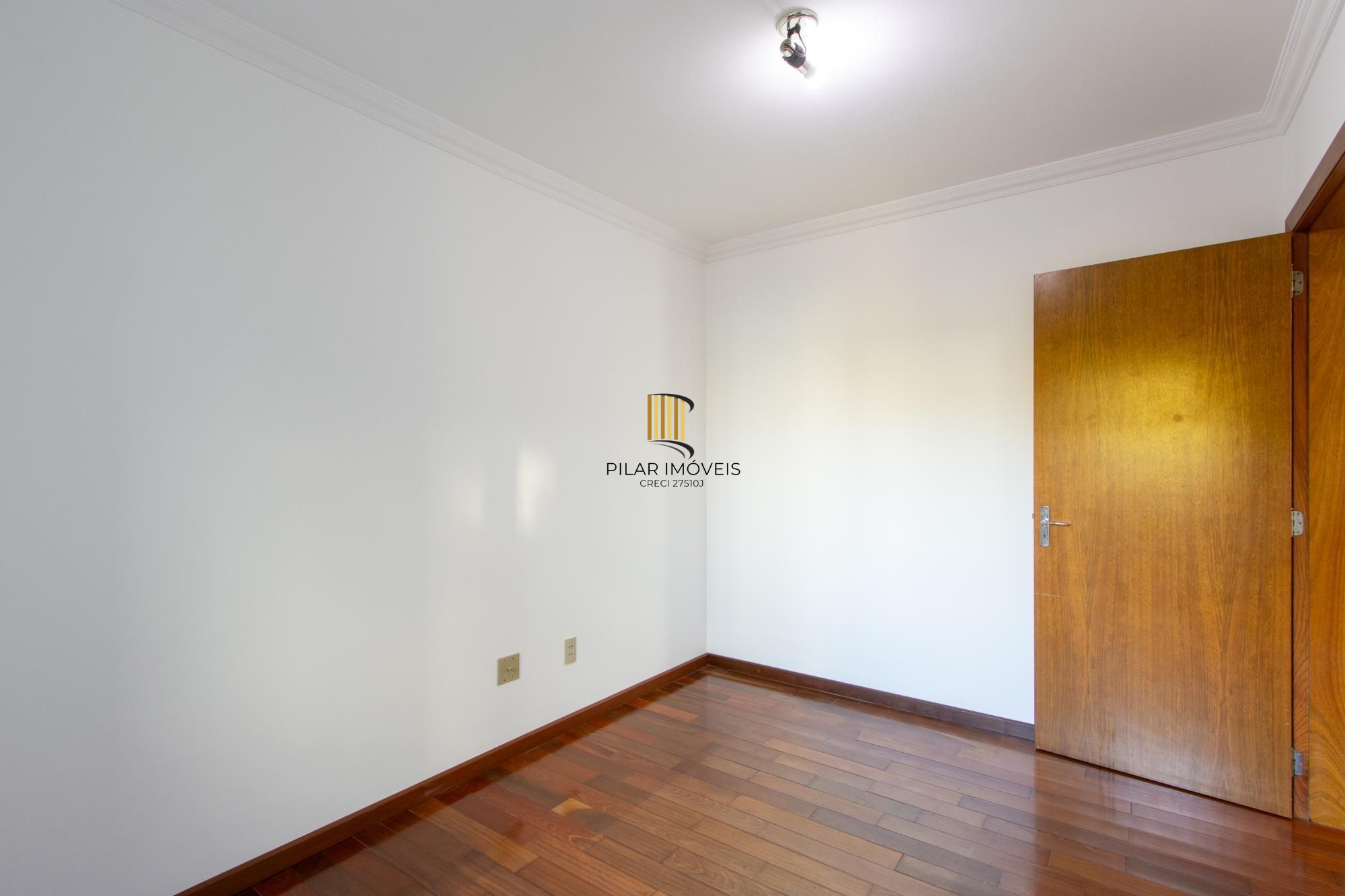 Apartamento 3 dormitórios no bairro Camaquã