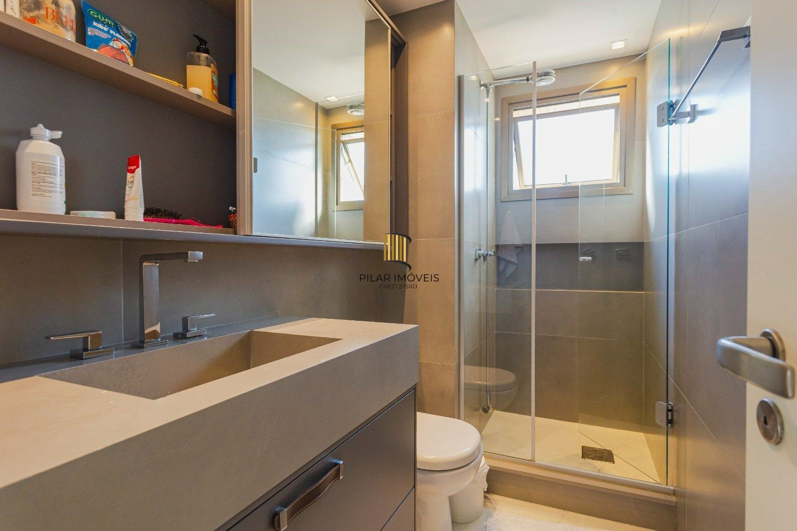 3 dormitórios, com 2 vagas no Life Square Menino Deus!