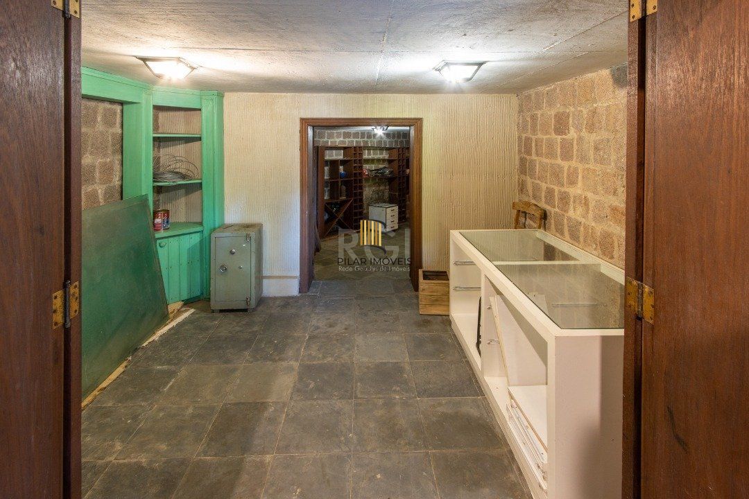 Casa de Condomínio 8 dormitórios no bairro Cavalhada