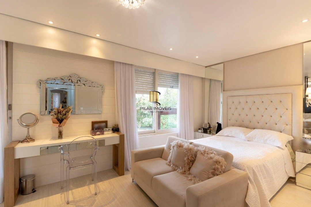 Casa para Venda - 800m², 3 dormitórios, sendo 3 suites, 4 vagas - Vila Assunção