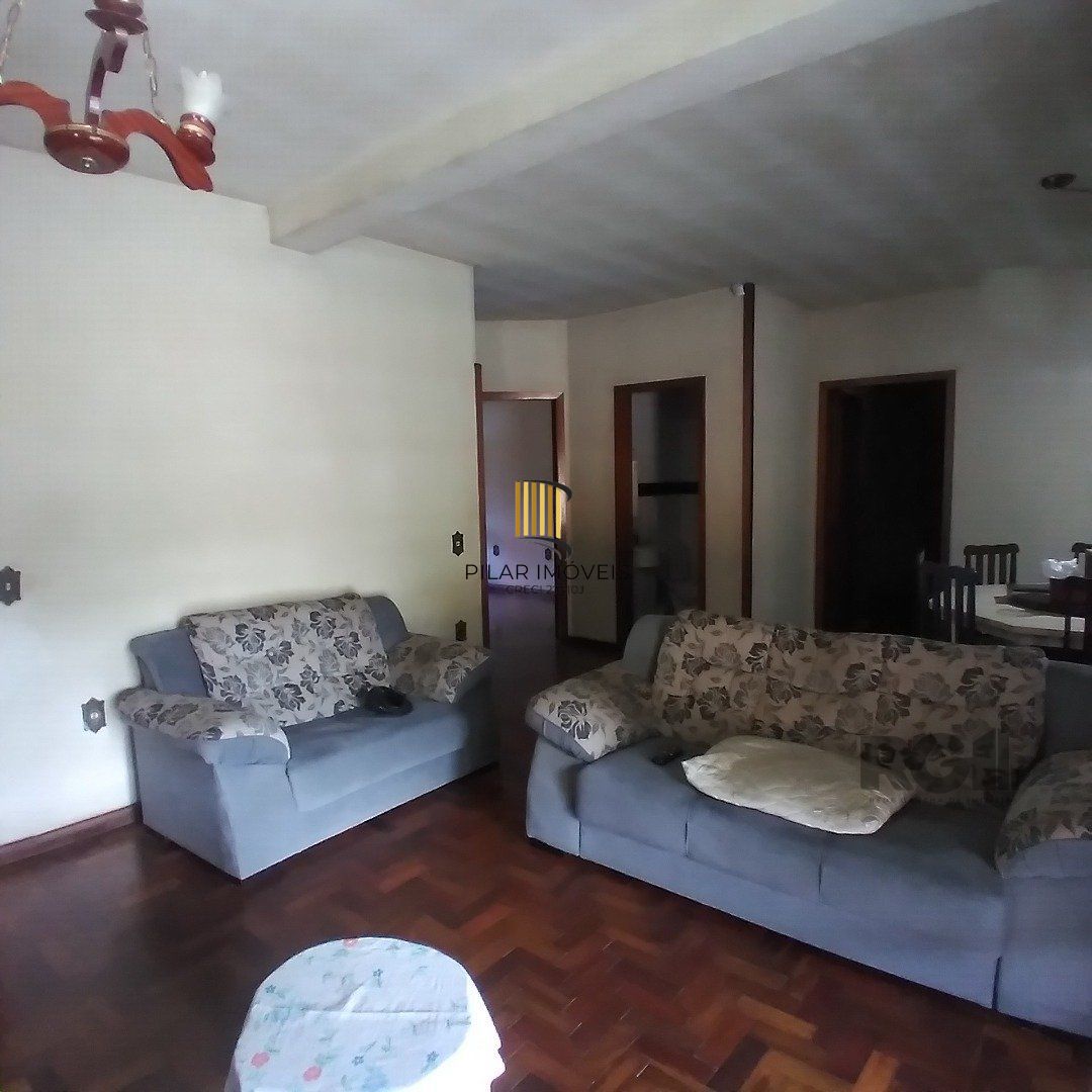 Casa 4 dormitórios no bairro Restinga