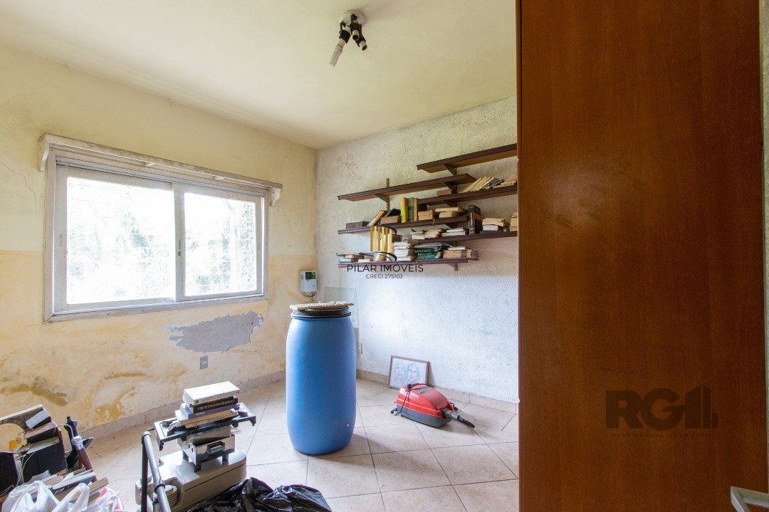 Casa para Venda - 239m², 5 dormitórios, sendo 1 suites, 2 vagas - Hipica