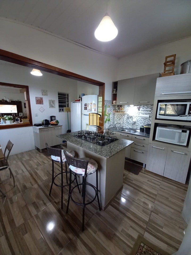 Casa 4 dormitórios no bairro Hípica