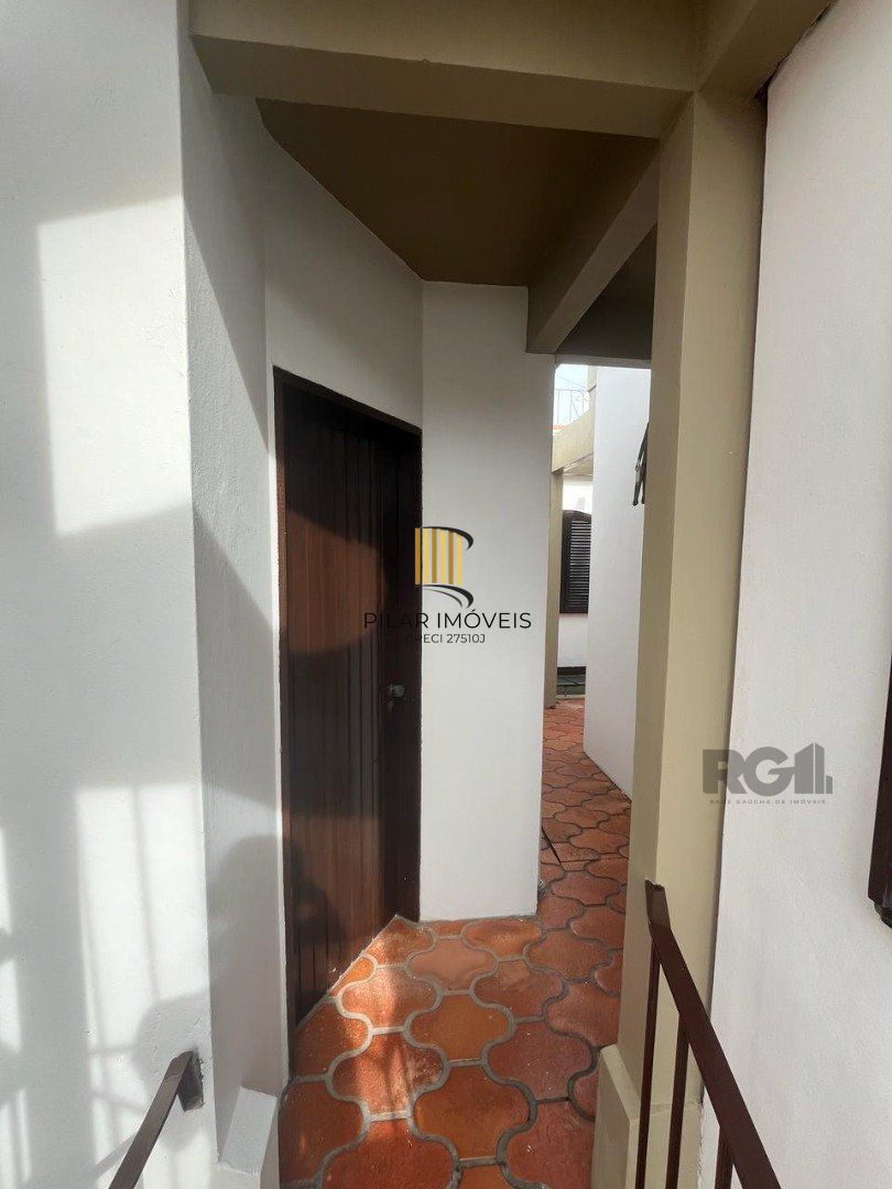 Casa 3 dormitórios no bairro Restinga