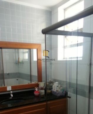Casa para Venda - 330m², 5 dormitórios, sendo 1 suites, 7 vagas - Menino Deus
