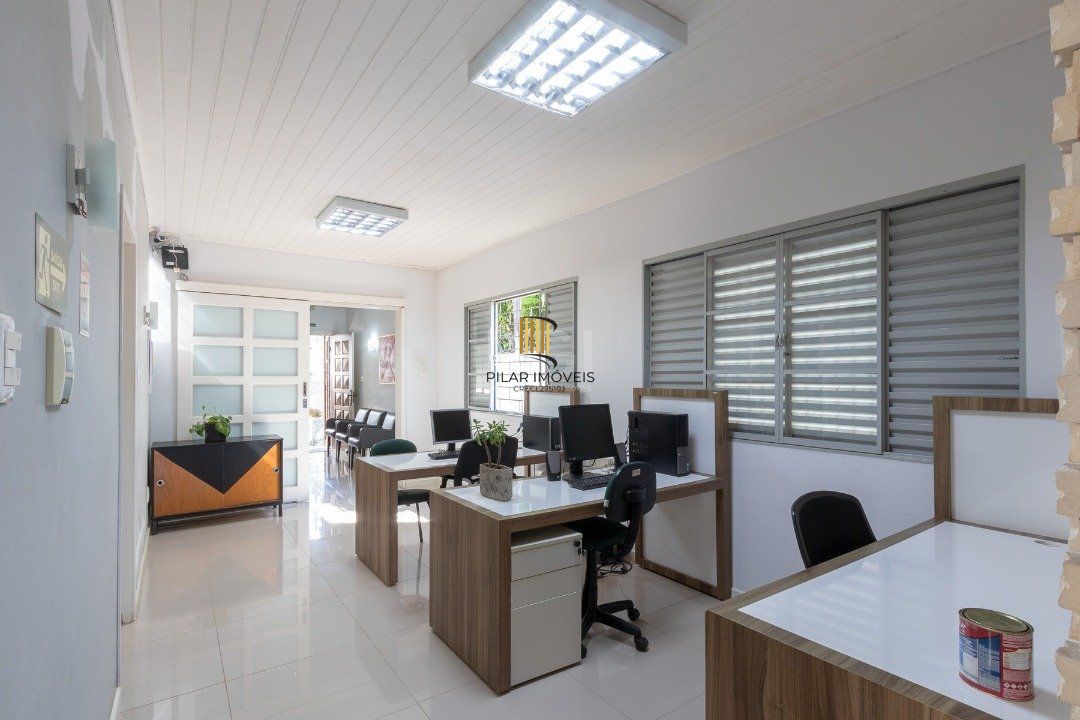 Casa para Venda - 199.62m², 5 dormitórios, 15 vagas - Tristeza