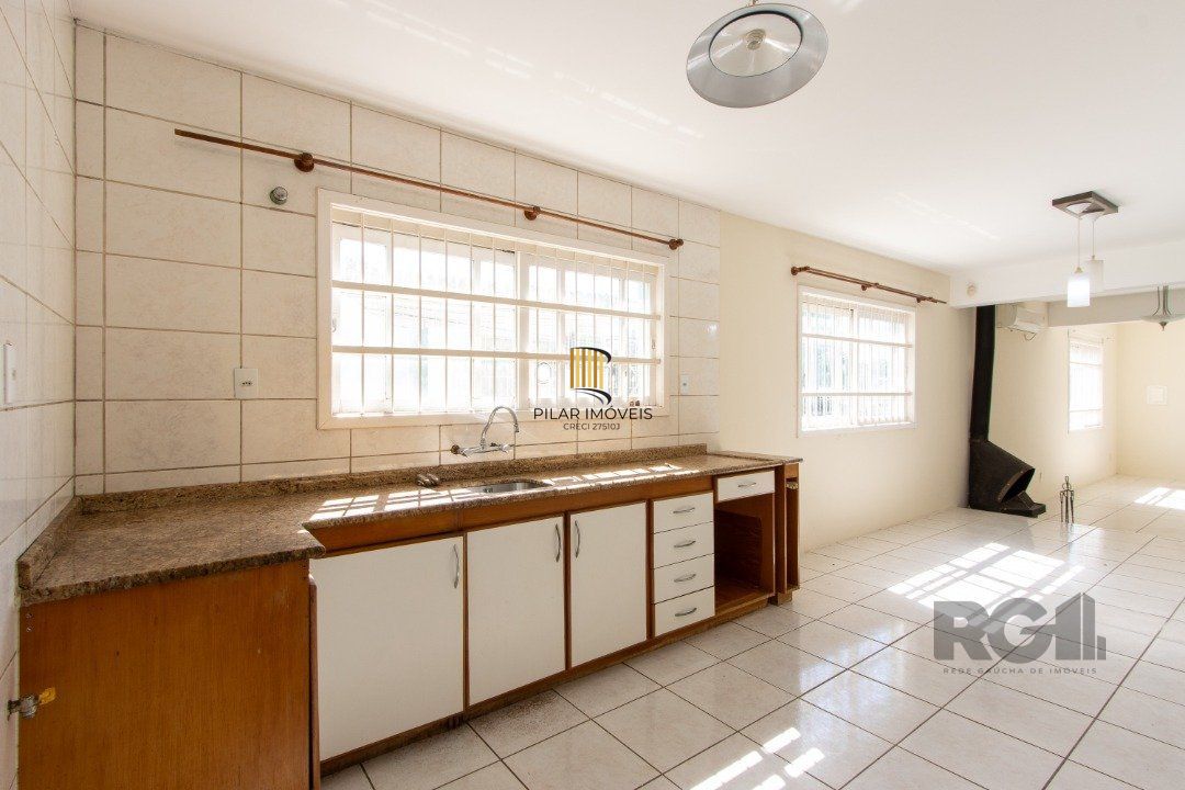Casa 4 dormitórios no bairro Tristeza