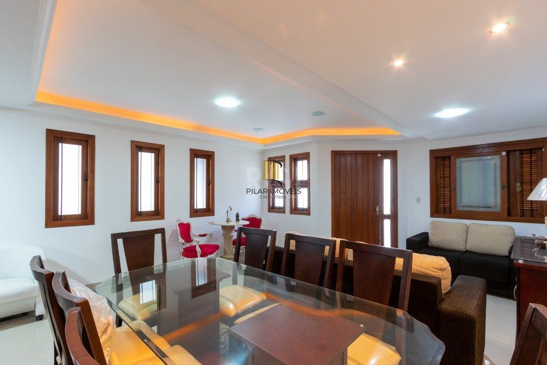 Casa para Venda - 247m², 3 dormitórios, sendo 1 suites, 4 vagas - Vila Nova