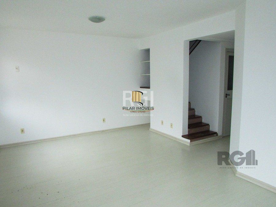 Casa em condomínio para Venda com 3 dormitórios, sendo 1 suites e 2 vagas no bairro Cristal