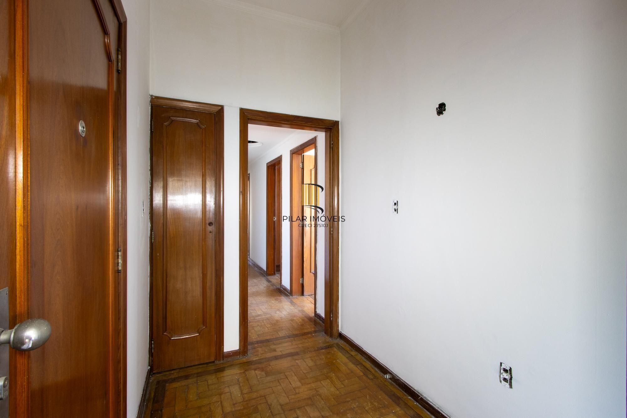 Apartamento para Venda - 238m², 3 dormitórios, sendo 1 suites, 1 vaga - Floresta
