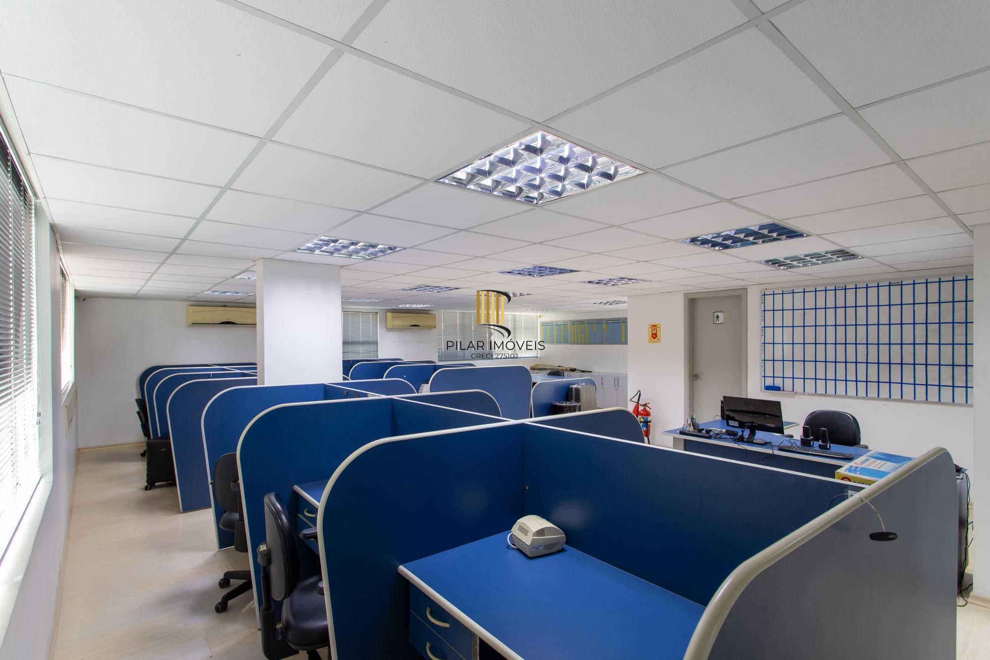 Andar inteiro mobiliado com 215 m² para até 60 pessoas