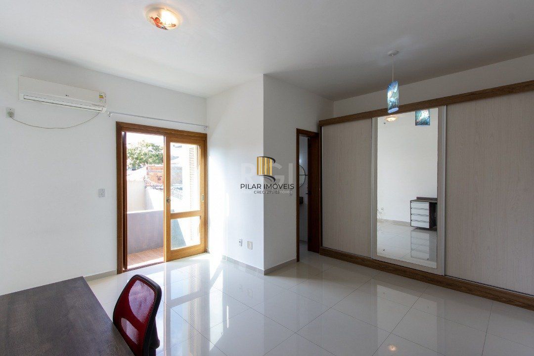 Casa para Venda - 204m², 3 dormitórios, sendo 3 suites, 2 vagas - Espirito Santo