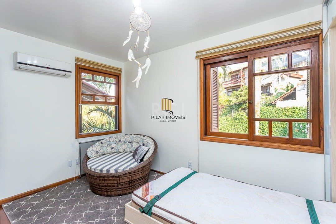 Casa 3 dormitórios no bairro Teresópolis