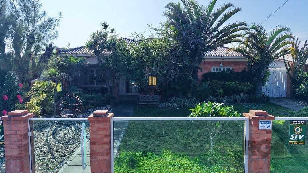 Casa 3 dormitórios no bairro Atlântida