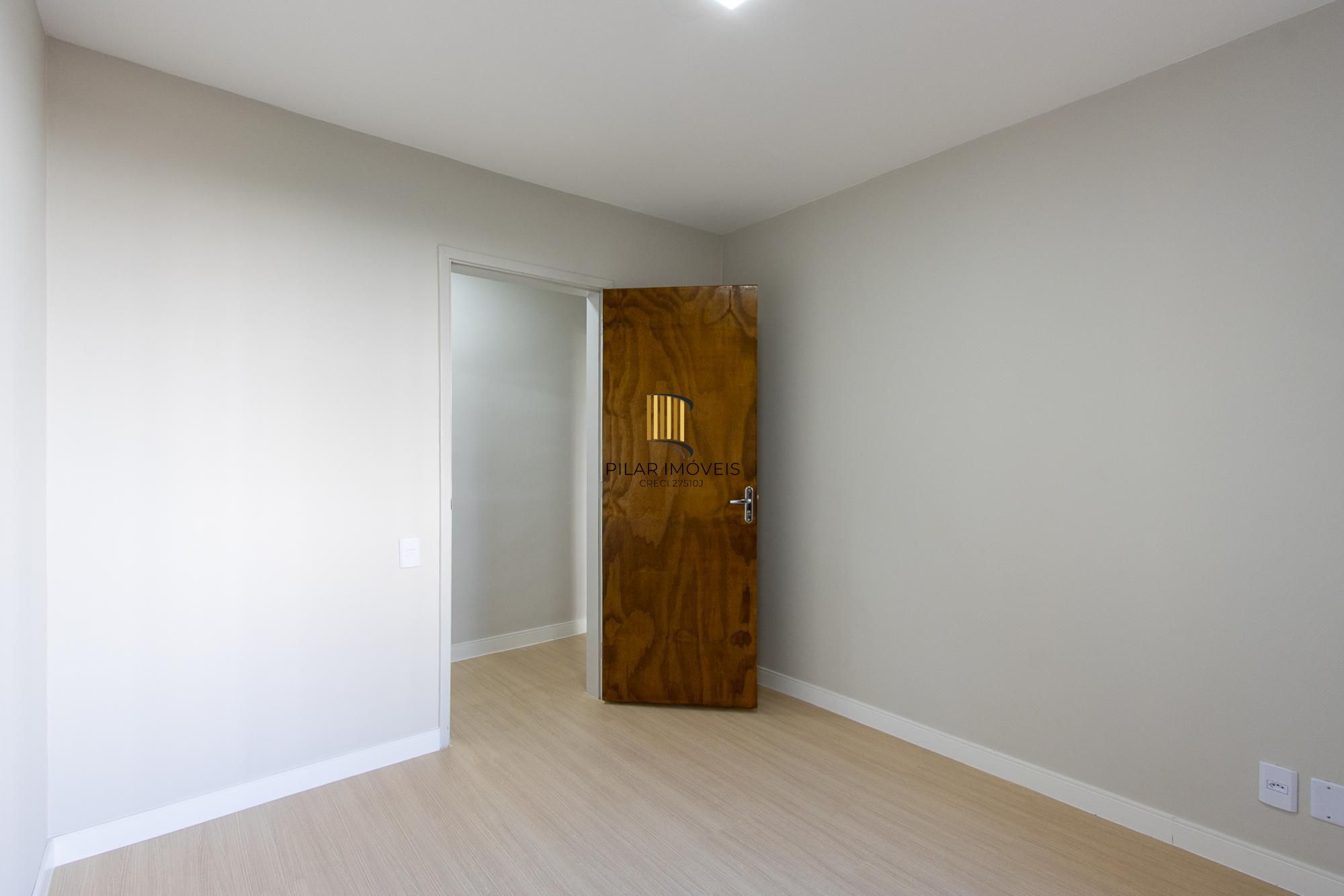 APARTAMENTO 2 DORMITÓRIOS, REFORMADO - BAIRRO TRISTEZA