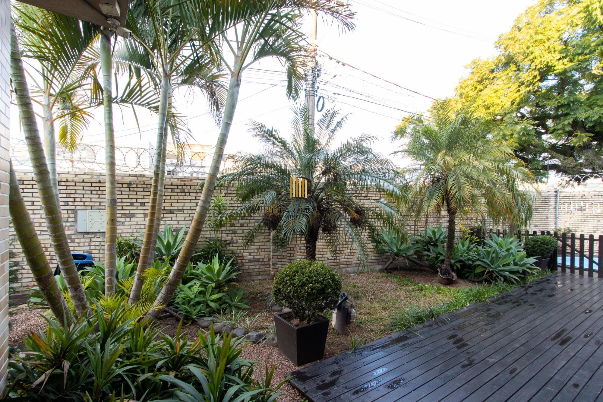 Casa de Condomínio 3 dormitórios no bairro Cavalhada