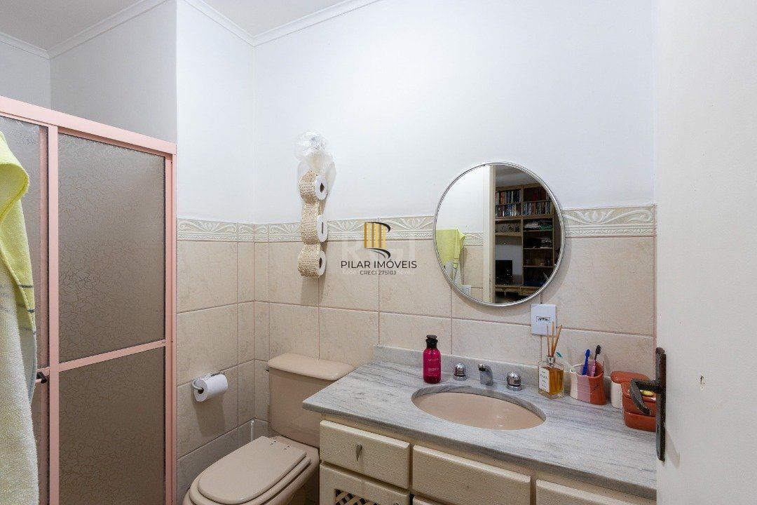 Casa Condominio para Venda - 300m², 4 dormitórios, sendo 2 suites, 2 vagas - Ipanema