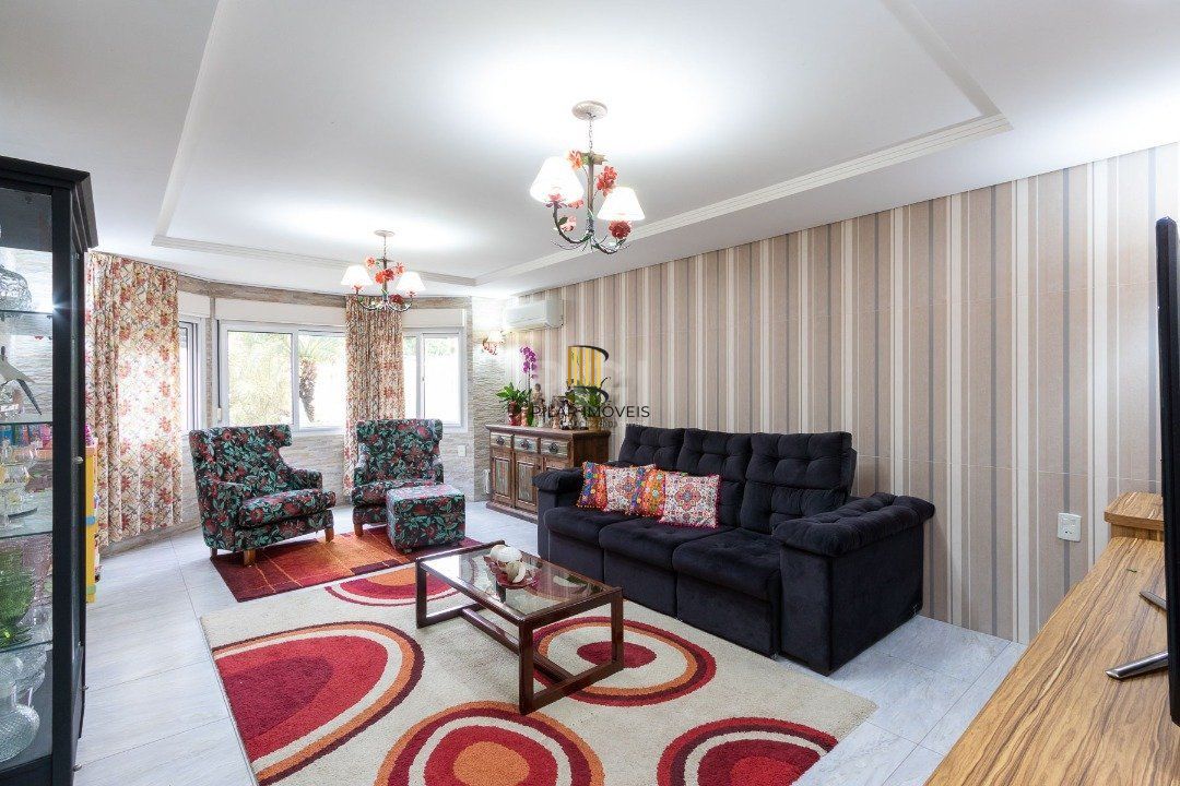 Casa para Venda - 342m², 3 dormitórios, sendo 2 suites, 2 vagas - Espírito Santo