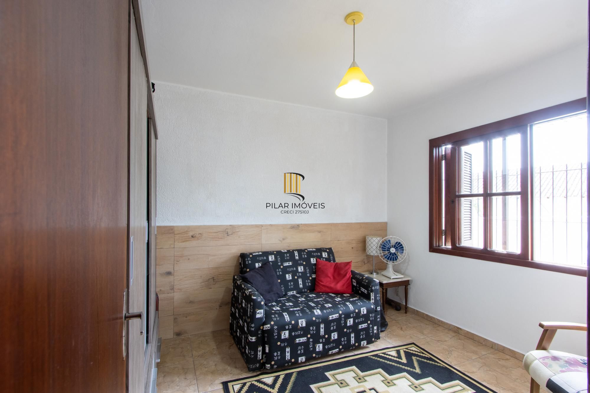 Casa em Vila Nova, Porto Alegre! Com 160m² de área privativa e um total de 899m²