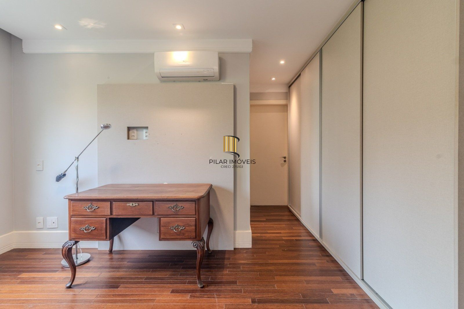 Alto Padrão no TERRAZAS: 4 Suítes, 312m² e Vista Incrível para a Natureza
