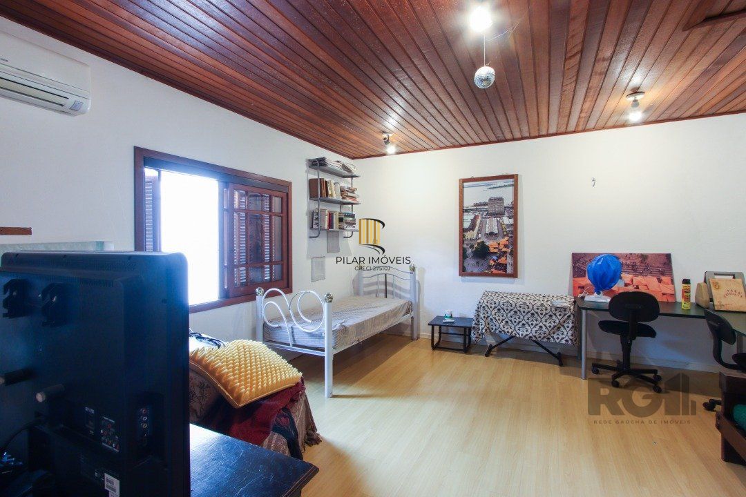 Casa térrea com  hall de entrada ,4 dormitórios