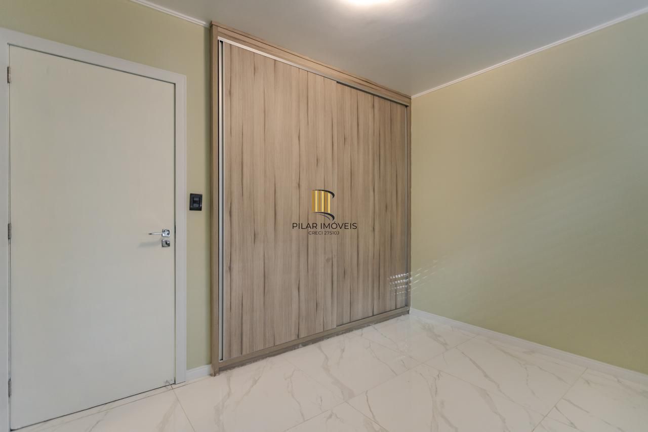 Casa de 3 dormitórios á venda no Jardim Lindóia em Porto Alegre