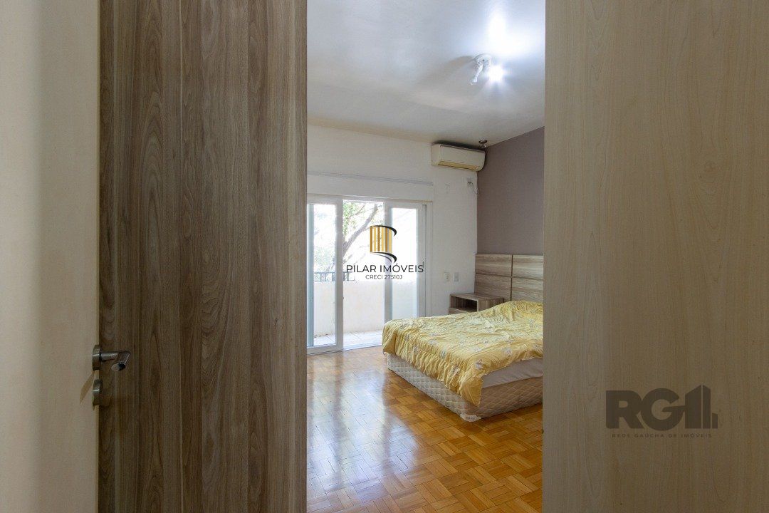 Apartamento de  186,66m2, 4 dormitórios, 1 suíte, 3 banheiros, 4 vagas,no bairro Rio Branco.