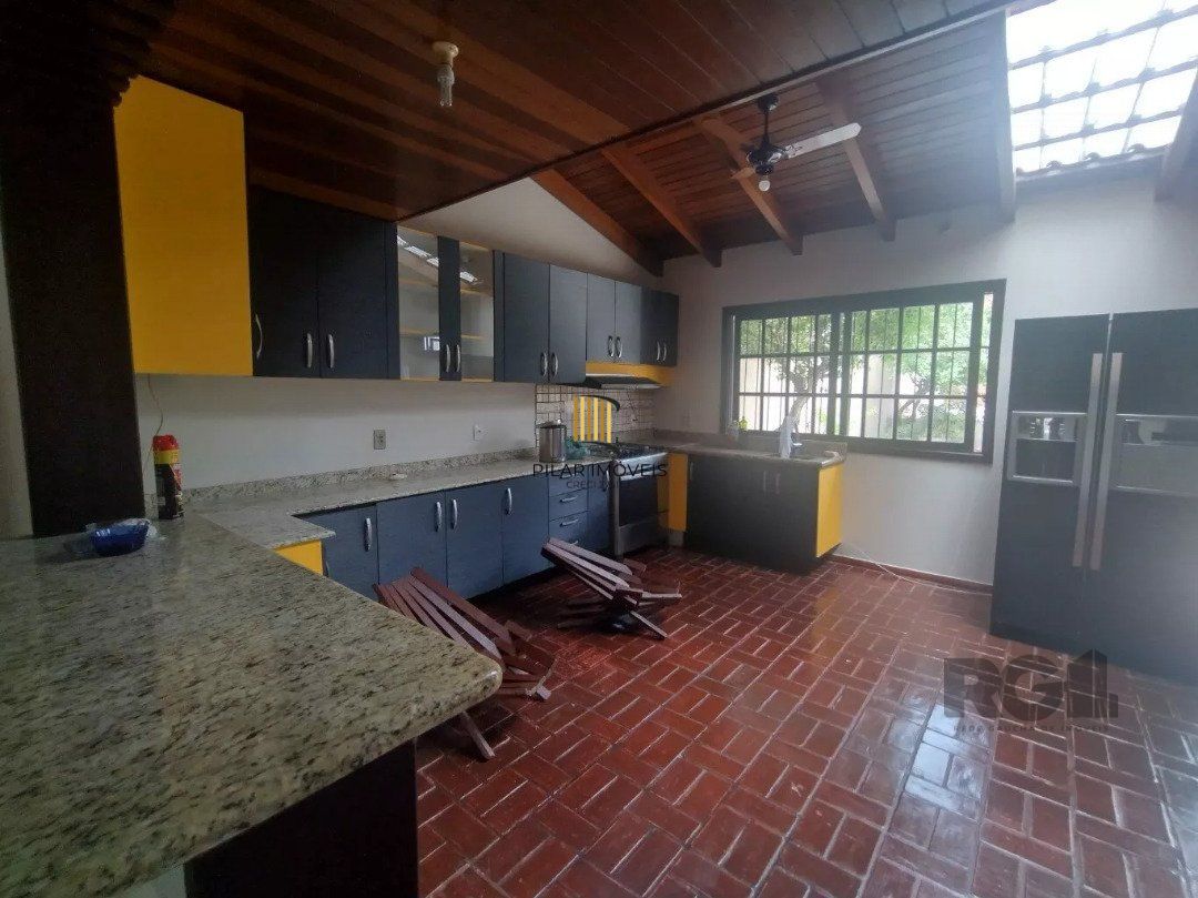 Casa 4 dormitórios, Bairro Cavalhada.