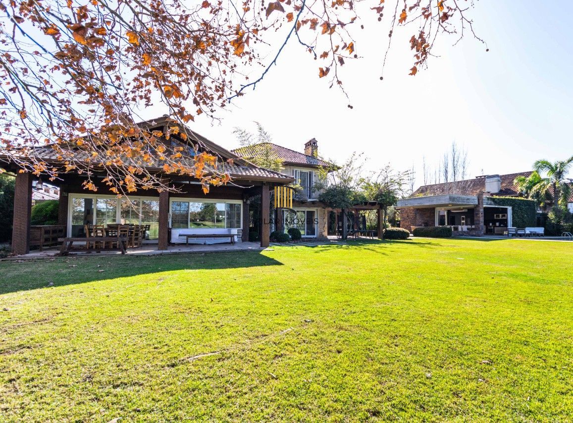 Casa de Condomínio 3 dormitórios no bairro Terraville