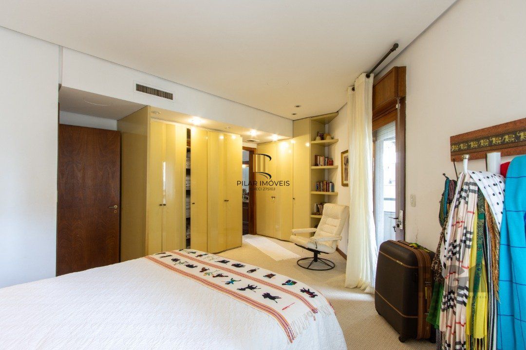 Apartamento 4 dormitórios no bairro Petrópolis