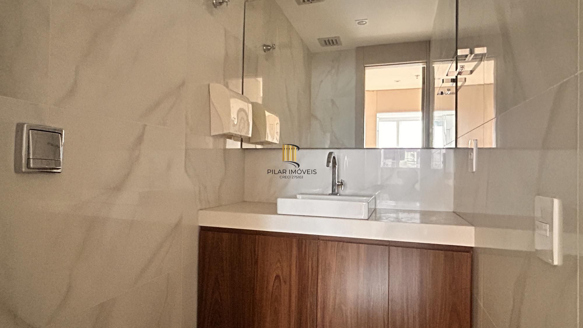 Consultório Médico na Mãe de Deus Center/Menino Deus