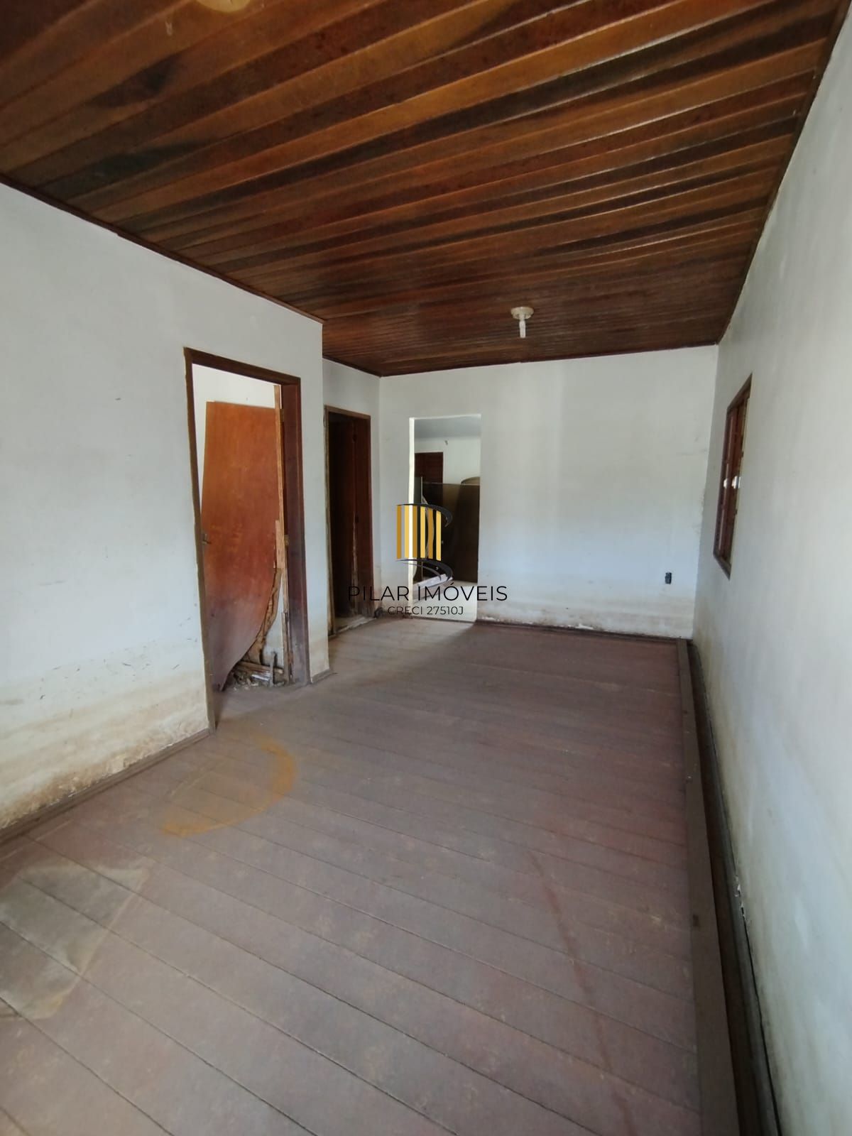 CASA TERREA COM 1 DORMITÓRIO, BAIRRO GUARUJA