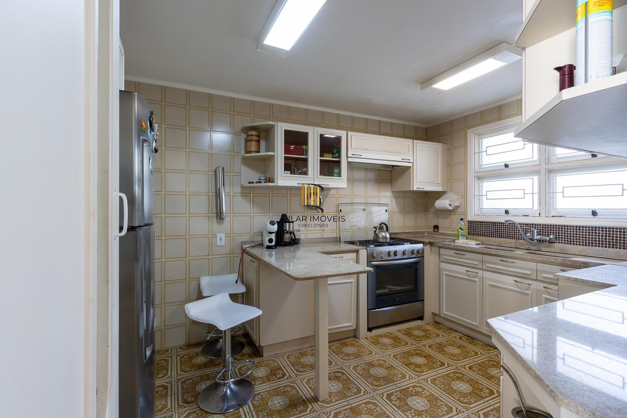 Residência em endereço nobre na Vila Assunção, com vista privilegiada para o Guaíba e clubes náuticos!