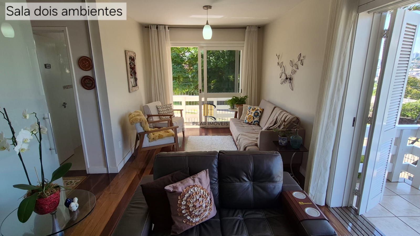 Excelente casa de 4 dormitórios, 1 suíte e 2 vagas em Novo Hamburgo.