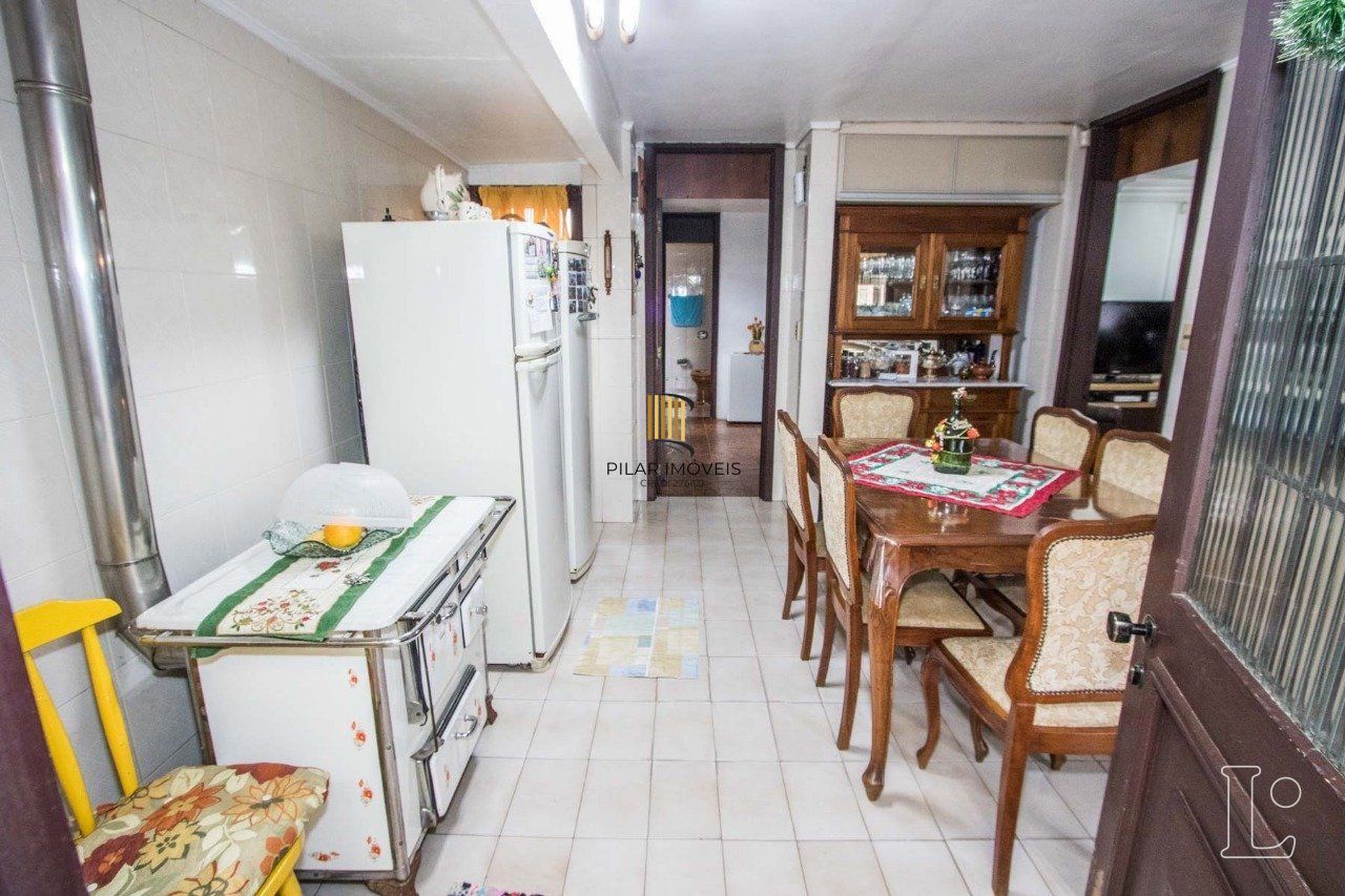 Casa para Venda - 485m², 4 dormitórios, sendo 1 suites, 3 vagas - Cristal