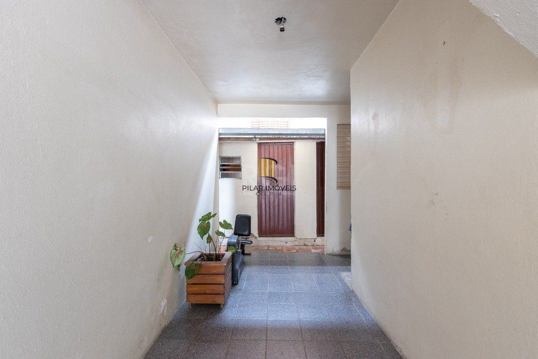 Casa para Venda - 161m², 3 dormitórios, 3 vagas - Nonoai