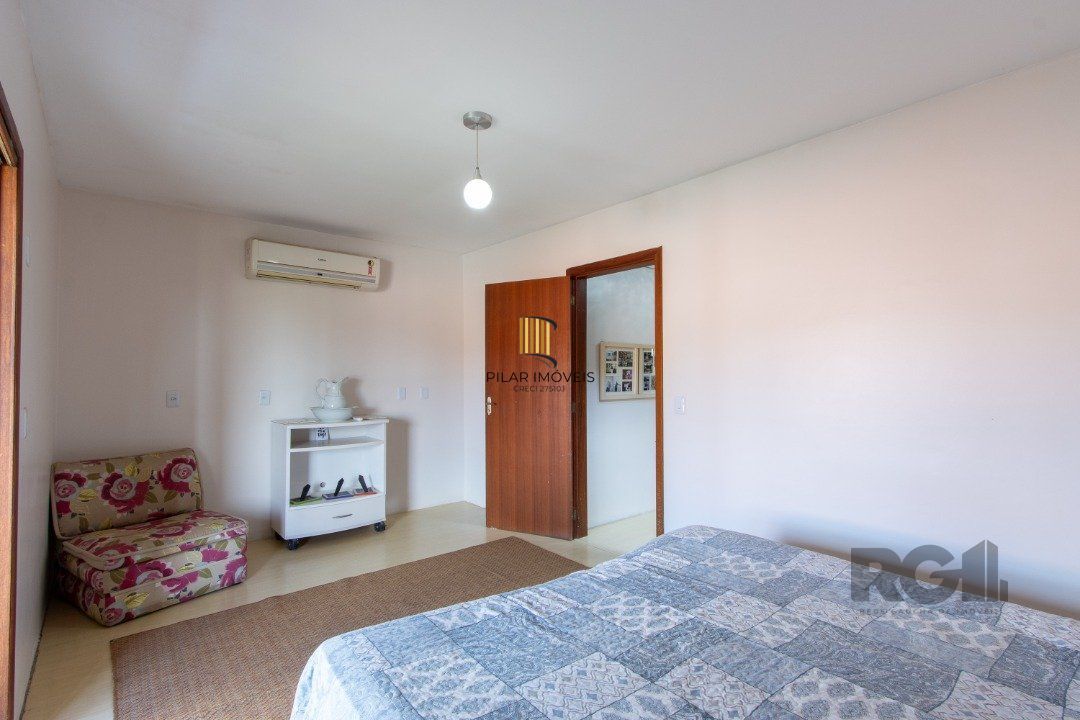 Casa 4 dormitórios no bairro Hípica