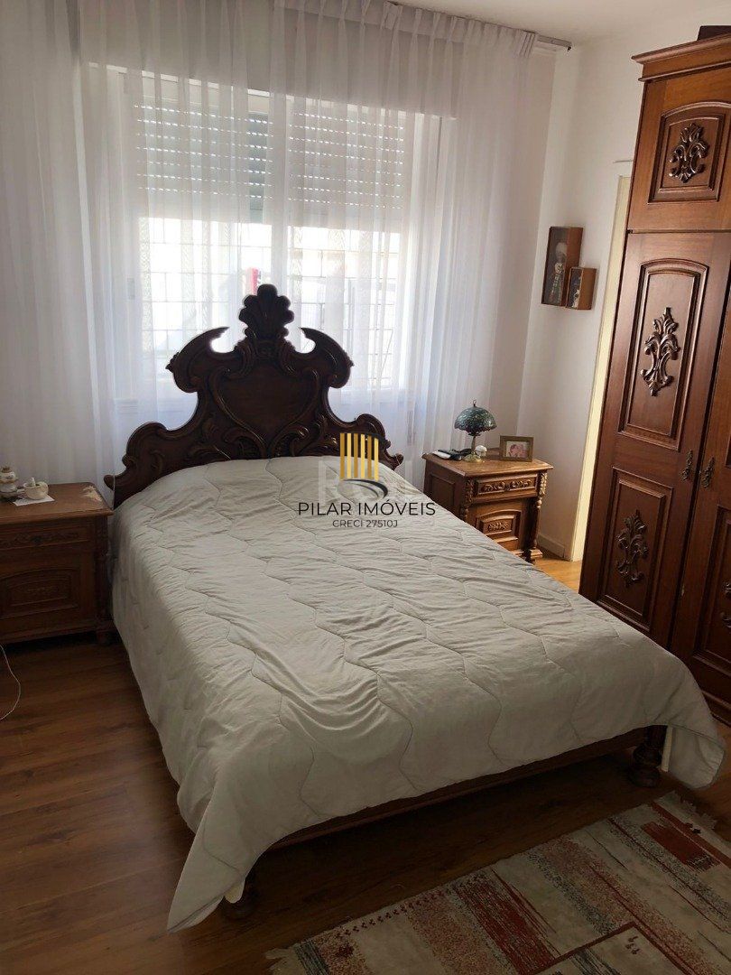 Casa para Venda com 3 dormitórios, sendo 1 suites e 3 vagas no bairro Guarujá
