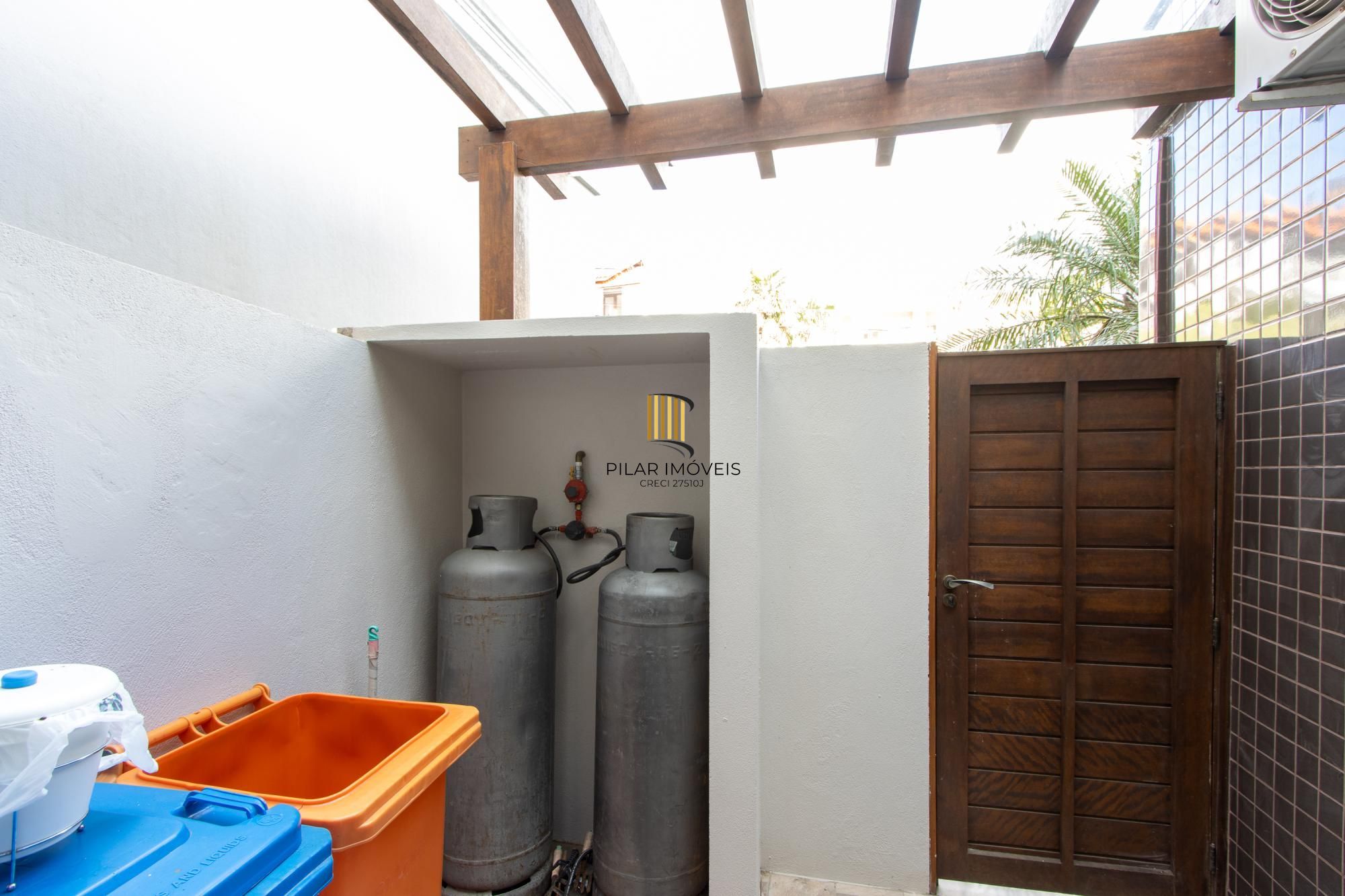 Casa 4 dormitórios com elevador