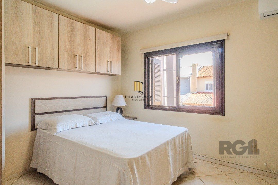 Casa 3 dormitórios no bairro Hípica