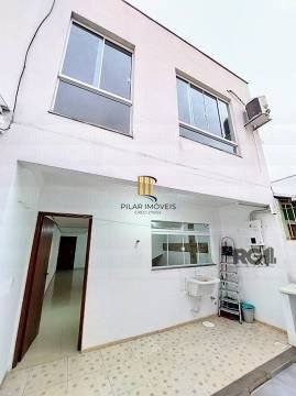 Casa 2 dormitórios no bairro Hípica