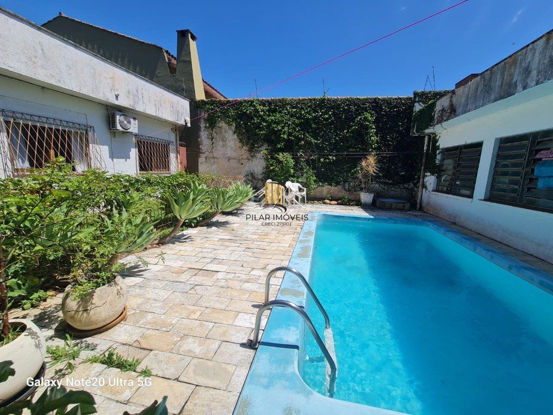 Casa 3 dormitórios no bairro Ipanema