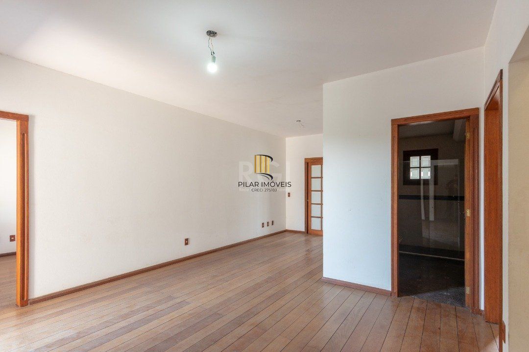 Casa para Venda - 460m², 4 dormitórios, sendo 1 suites, 4 vagas - Cristal